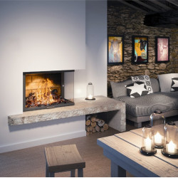 Totem kutuves ar taisnu stiklu